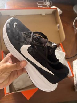 Nike Revolution 8
