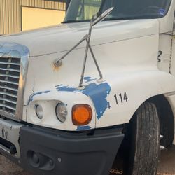 2005 Freightliner Century