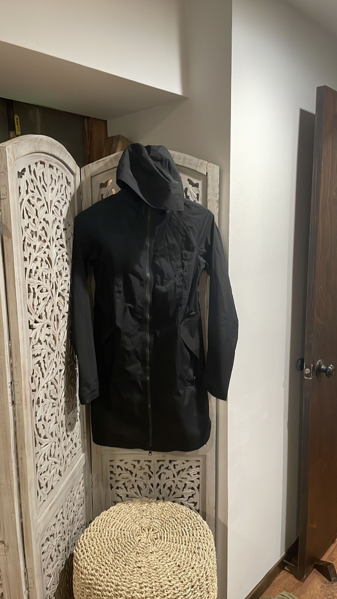 Lululemon Definitely Maybe Raining Rain Jacket Gator Parka Size 4 Black