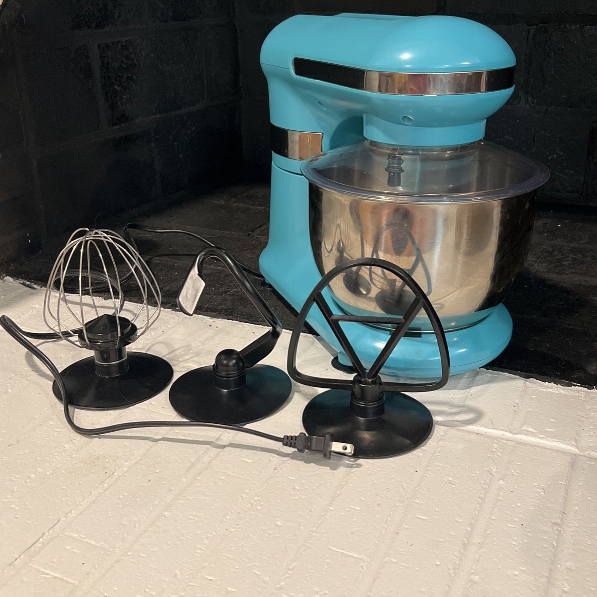 Stand Mixer With Attachments