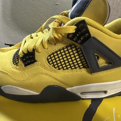 Air Jordan 4 Retro 
