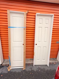 JELD-WEN 24-in x 80-in Primed Hollow Core 6-2 panel Left Right Hand Molded Composite Single Prehung Interior Door