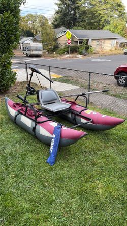 Pontoon boat