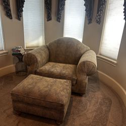 Armchair With Ottoman 