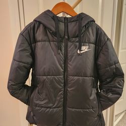 Nike Women's Cropped Reversible Puffer Jacket - Black, Size M