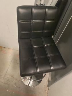 2 Bar Stools