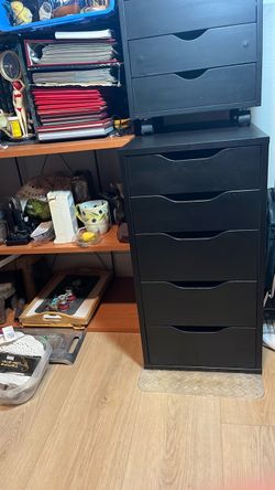 Wooden drawers (2)