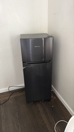 Mini fridge