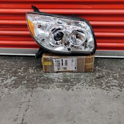 Headlight right passenger side style OE fits Toyota 4Runner 2006-20009