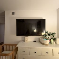 45” TCL Roku TV - $75 + Wall Mount