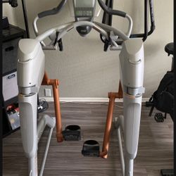 Octane Fitness Zero Runner ZR8 Elliptical