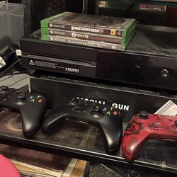 Xbox One 500GB W/3 Controllers & 3 Games 