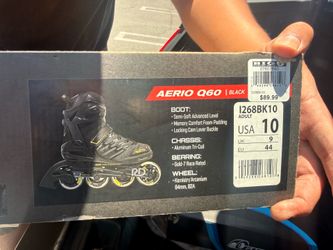 ADULT BLACK SKATES Size 10