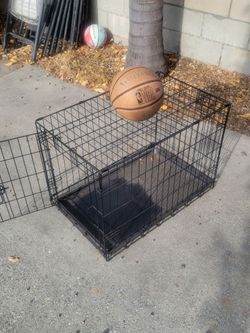 Dog crate medium size