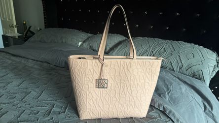 👜 Bolso Tote Armani Exchange Rosa Nude – Elegante y Espacioso