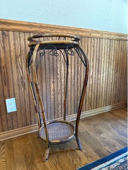 Nice side table or plant stand