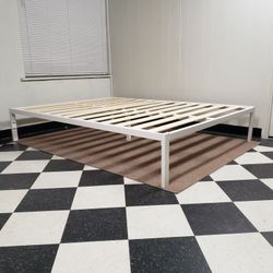Queen size bed frame - can DELIVER almost anywhere for $20 extra - gently used and in LIKE NEW condition 😍