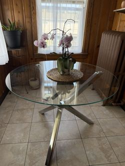 Round Glass Dining Table