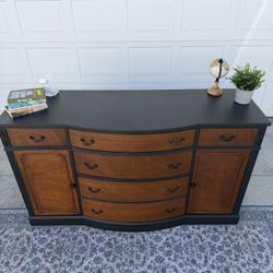✨ **Professionally Refinished 1948 New Hampton Court Group Drexel Sideboard / Buffet** ✨
