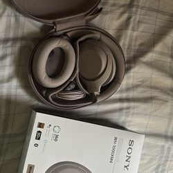 Sony WH-1000XM4 Noise Cancelling Headphones - Like New, w/ Box