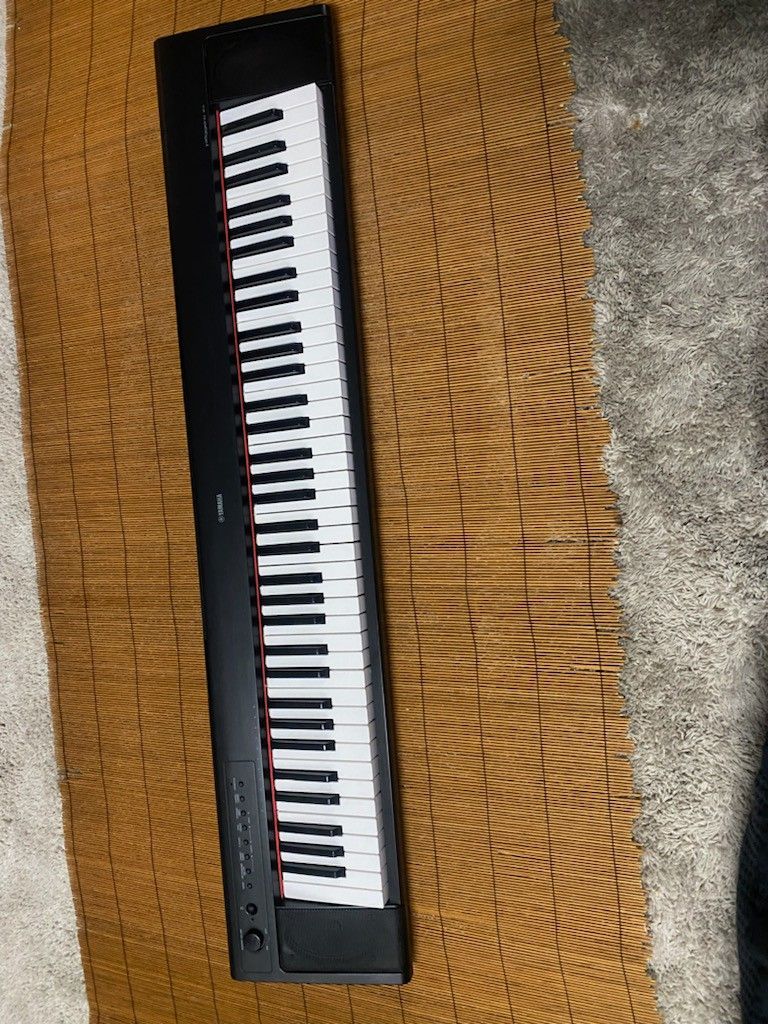 Yamaha 76 Key Keyboard