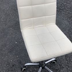 Good condition officer chair