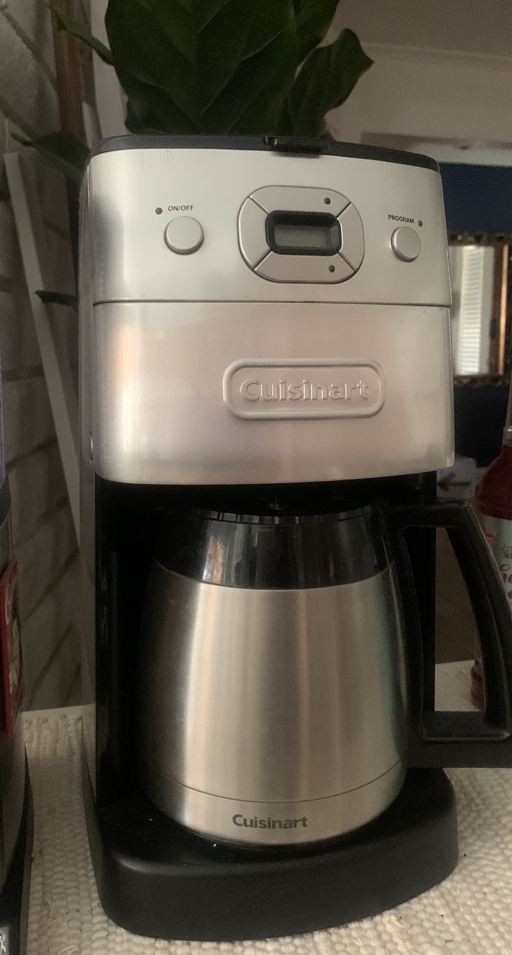 Cuisinart grind and brew coffee maker