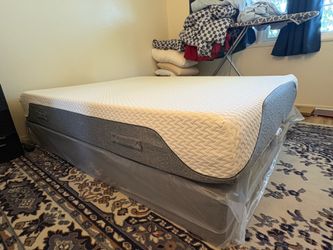 Memory Foam Mattress - Firm - Queen - Great Condition