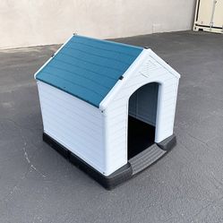 (New in Box) $70 Medium Size Dog House Waterproof Plastic Outdoor Indoor 30x30x32” 