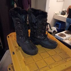 Size 9 Polar Snow Boots  -$25