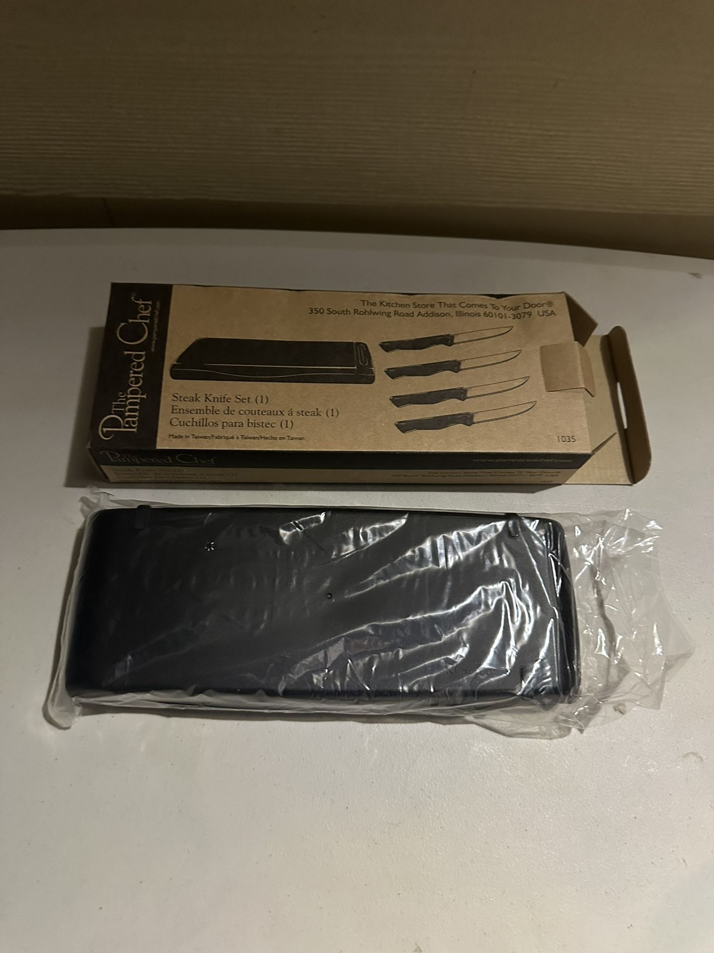 Pampered Chef Steak Knife Set #1035 – New in the Box(2)