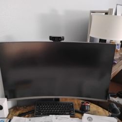 Curved Moniter