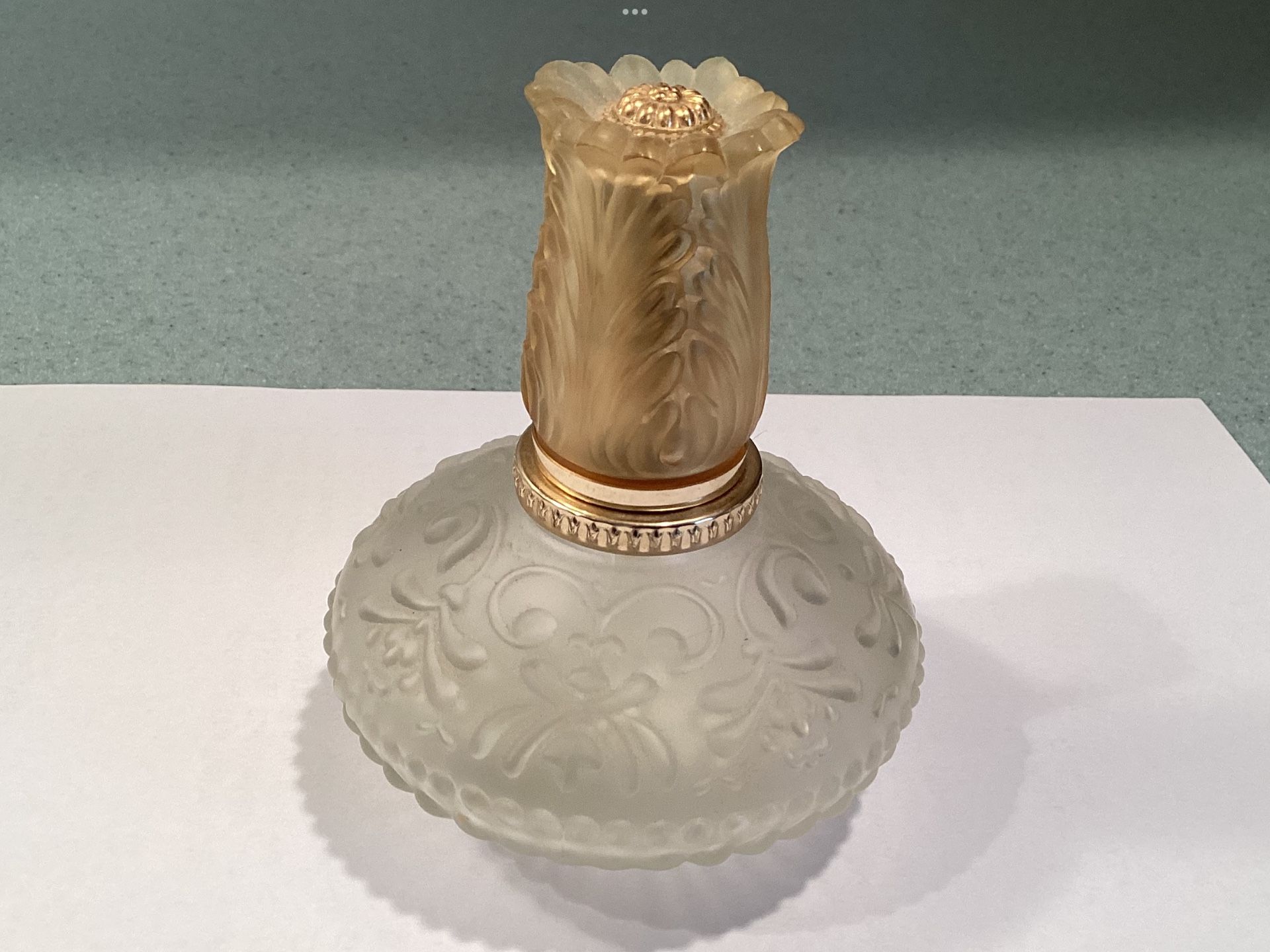 Vtg. 1973 Japanese Shiseido Perfume Fragrance Spray Bottle Amber Tulip-Shaped Top 4 1/4” Tall