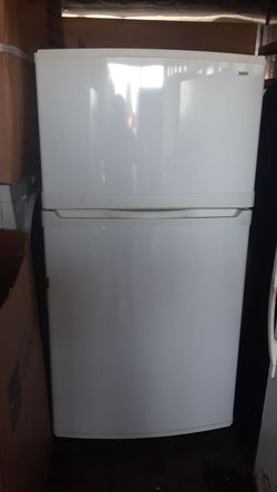 Refrigerador MARCA Kenmore dos puertas 33 por 65 hielo delivery