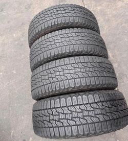 245/65/17 Falken Selling a set of 4 tires in excellent condition 🫡
