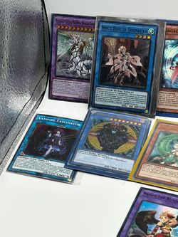 GROUP OF SHINY YOUGIOH CARDS