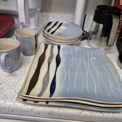 Kitchen Plates Bowls Mugs 