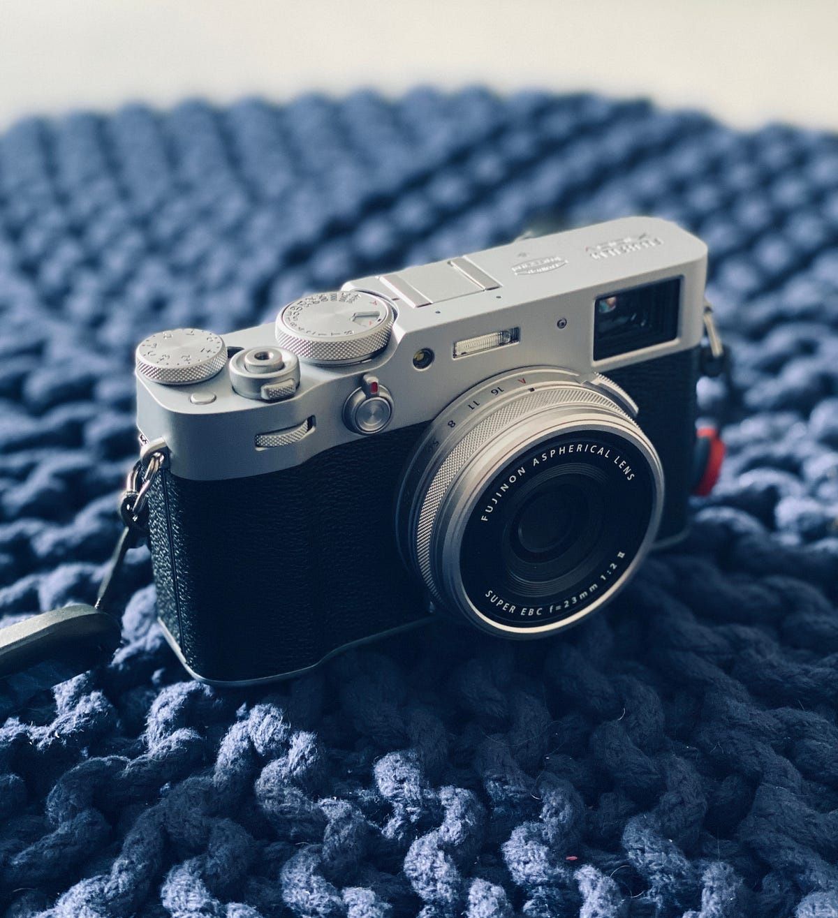 Fujifilm X100v