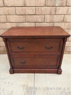 Wood dresser
