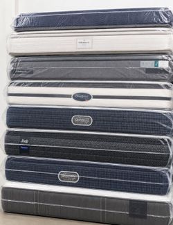KING SIZE MATTRESS  BOX SPRING FOR 🆓  ONLY $175 STARTING PRICE