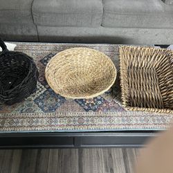 3 Baskets Good Condishon All For 10 Dollar Pick Up Raseda And Vanowen 