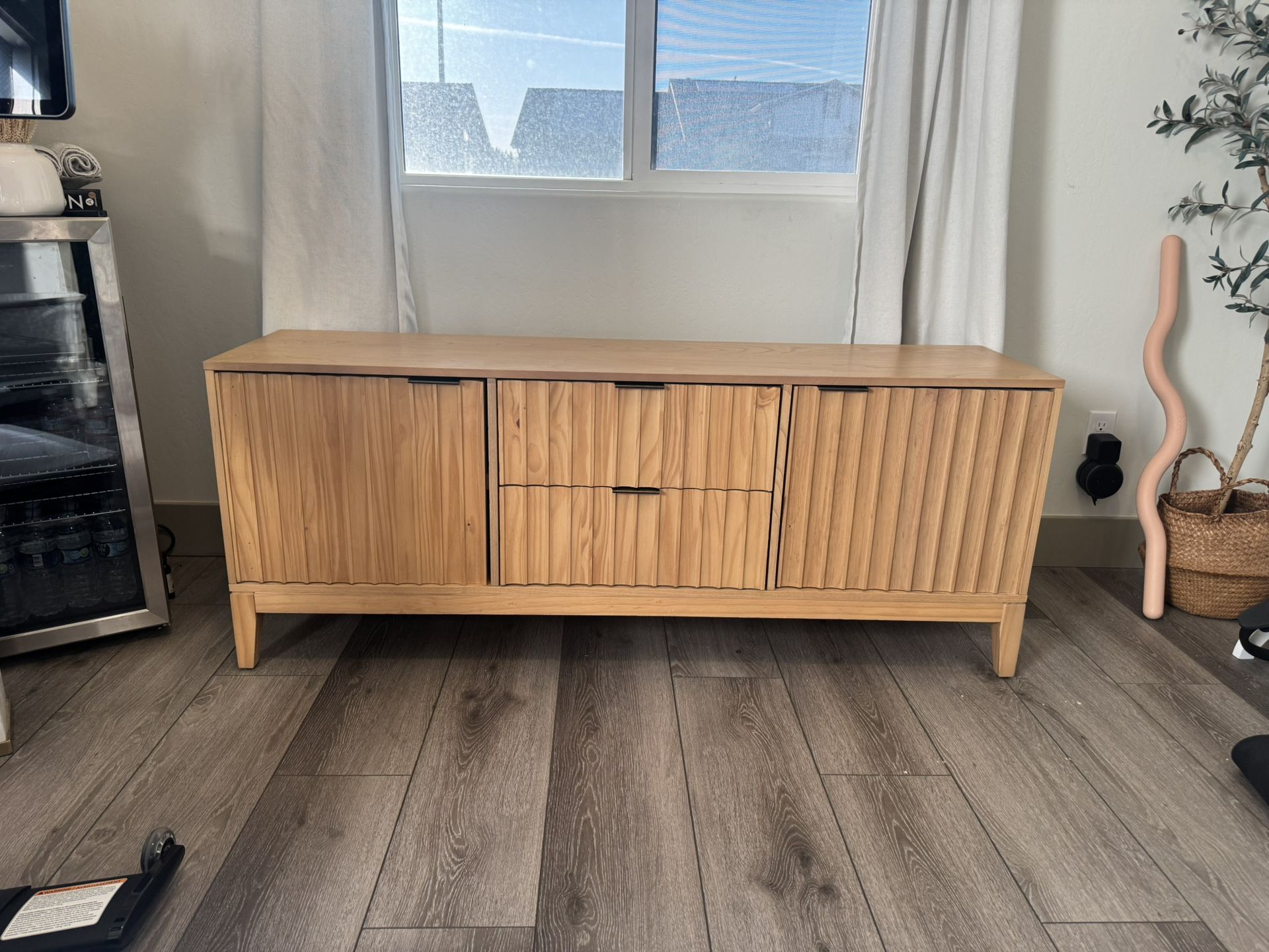 Thousand Oaks Wood Scalloped  • Threshold Designed with Studio McGee