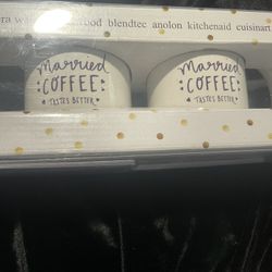 New In box   Bed Bath And Beyond 2 Mugs And 2 Travel Tags