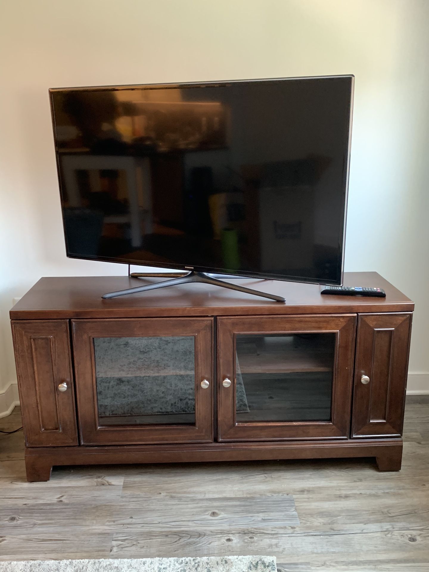 Entertainment stand (TV not included) in great condition