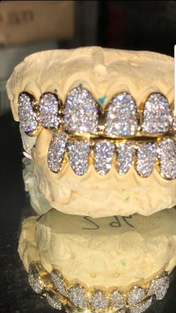 Custom Jewlery Grillz Rings Rolex Chains!!! Follow on IG Jaygrillz!!