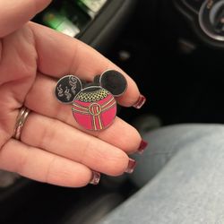 Mickey Disney Pin