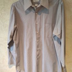 Large Van Heusen Long-Sleeve Buttoned Shirt 