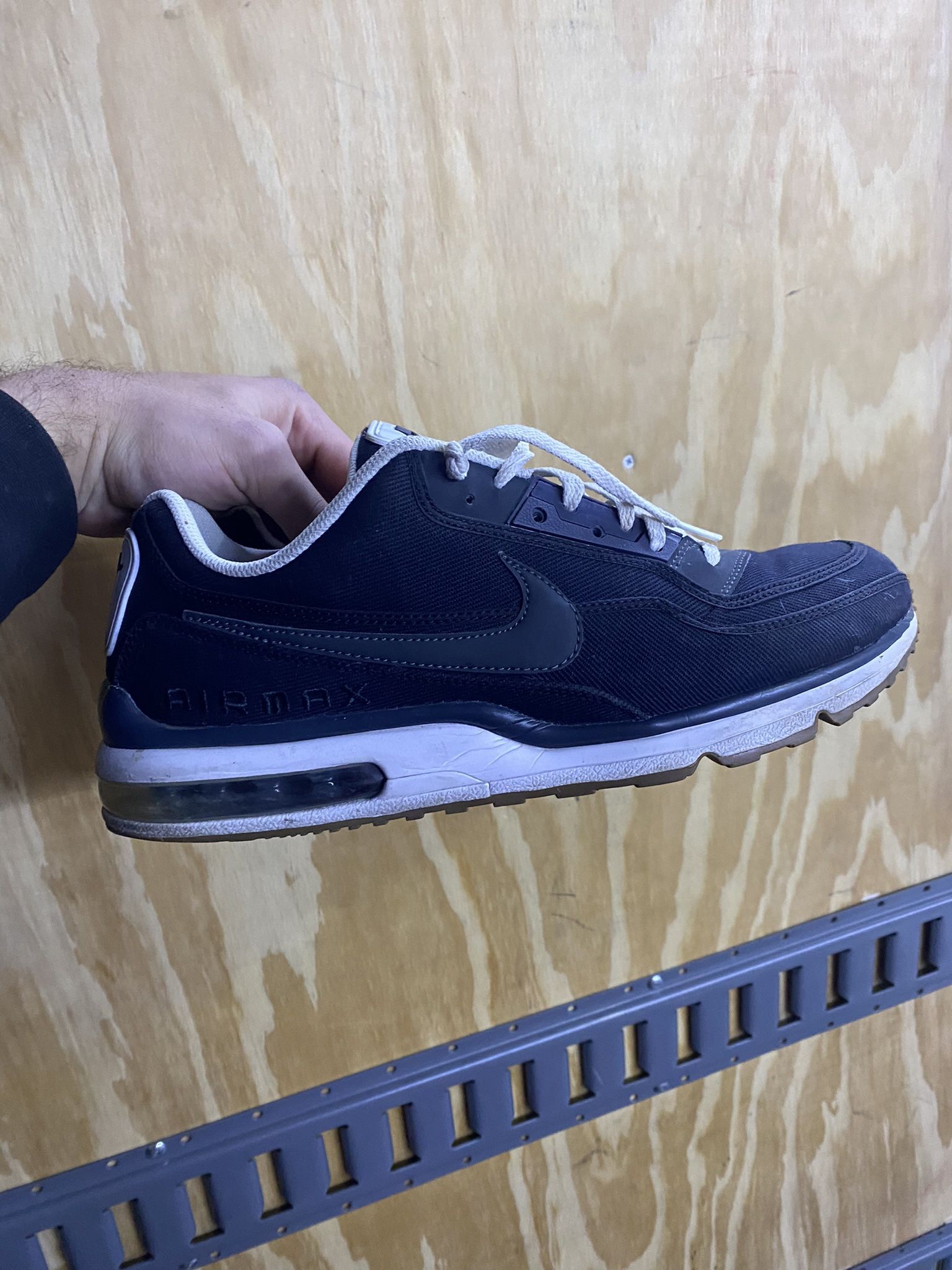 Black Nike LTD 3 Size 12