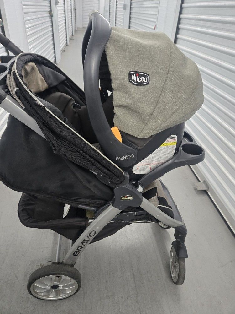 Chicco Bravo Travel System