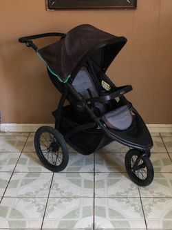 GRACO JOGGING STROLLER!!!!